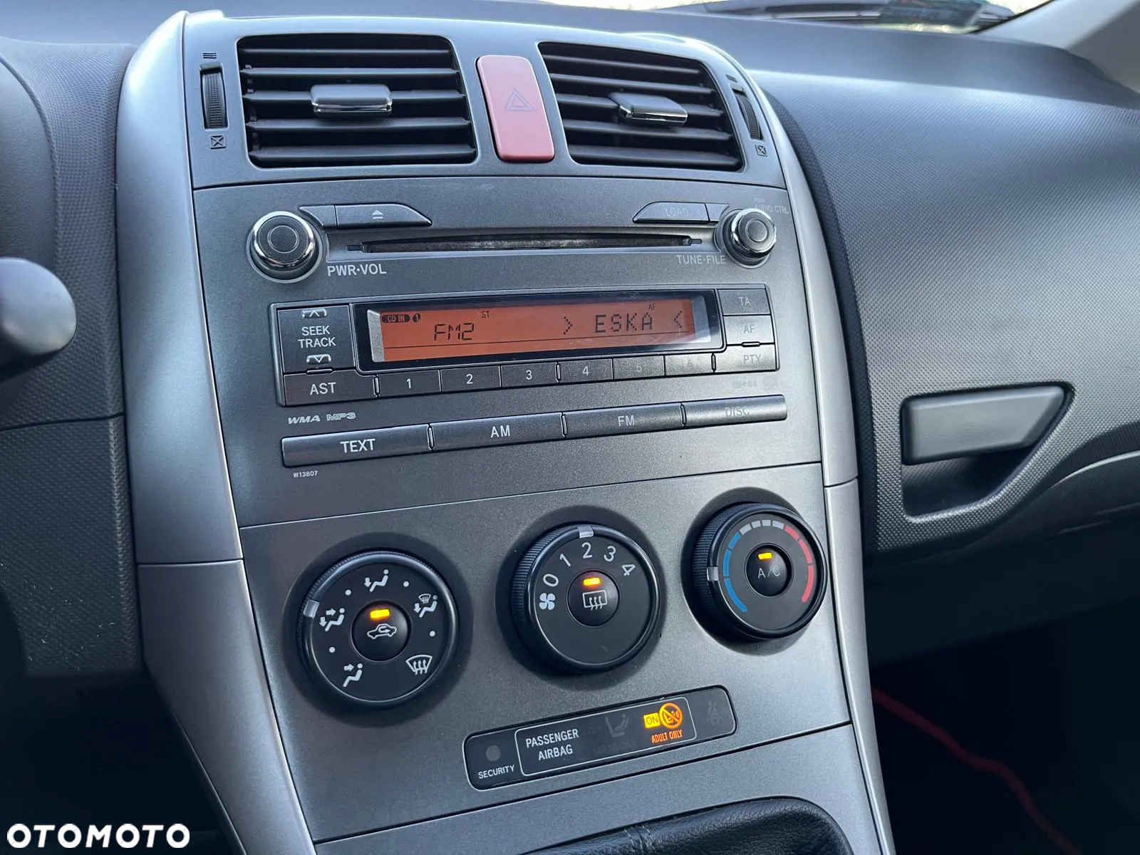 Toyota Auris 1.4 VVT-i - 24