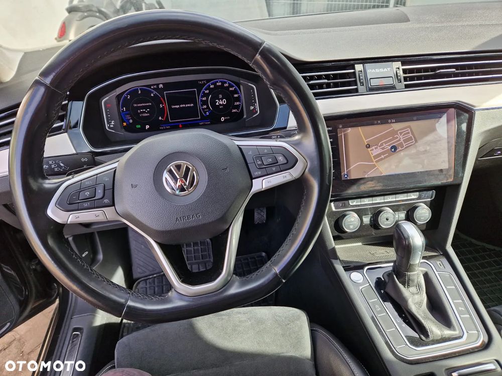 Volkswagen Passat 2.0 TDI Elegance DSG - 14