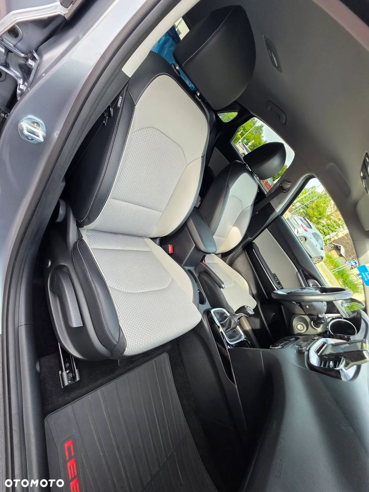 Kia Ceed 1.4 L - 32