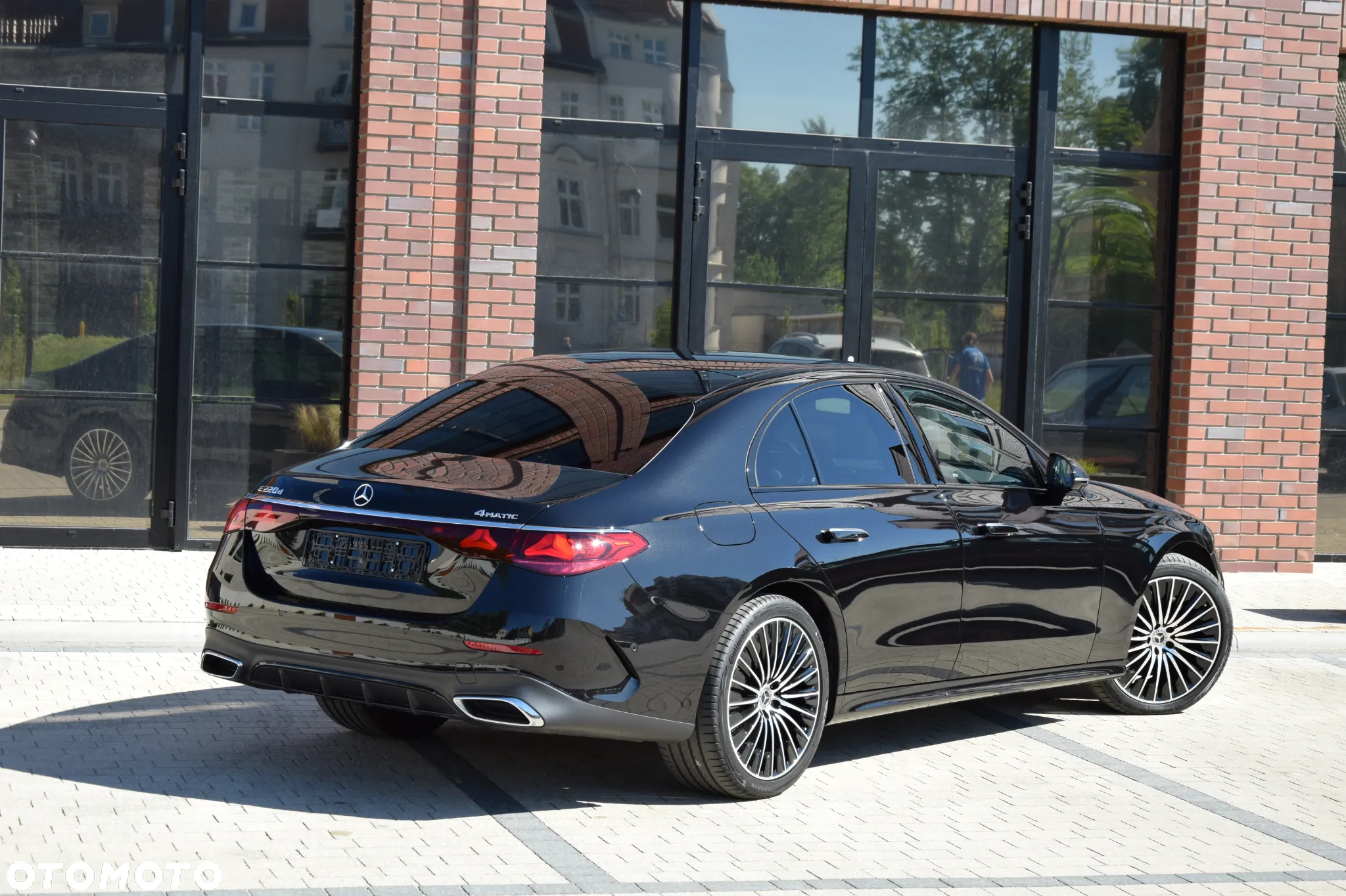 Mercedes-Benz Klasa E 220 d 4-Matic AMG/Avantgarde - 27