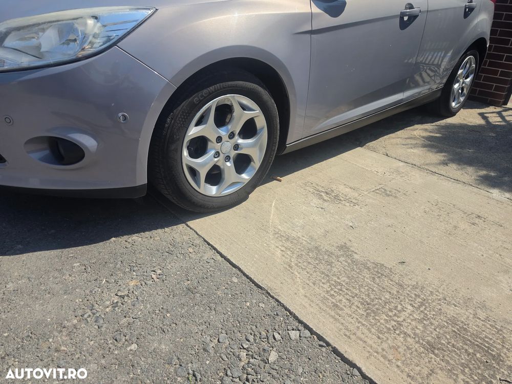 Ford Focus 1.6 TDCI DPF Start-Stopp-System Champions Edition - 18