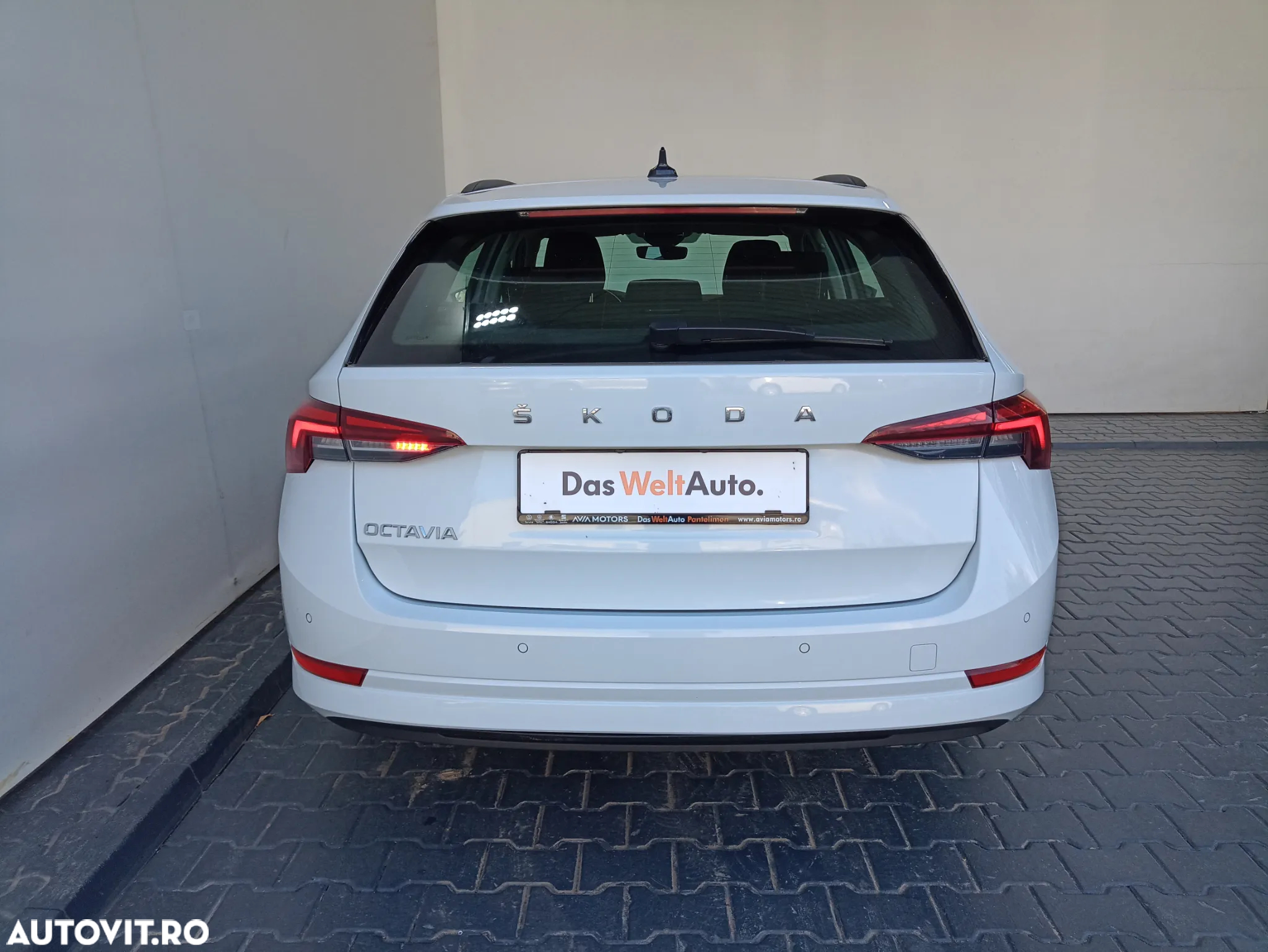 Skoda Octavia Combi 2.0 TDI DSG Ambition - 28