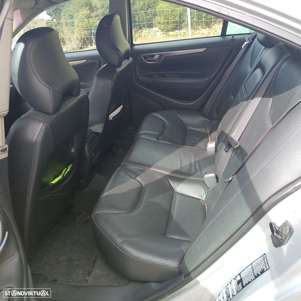 Volvo S60 2.4 D5 - 5
