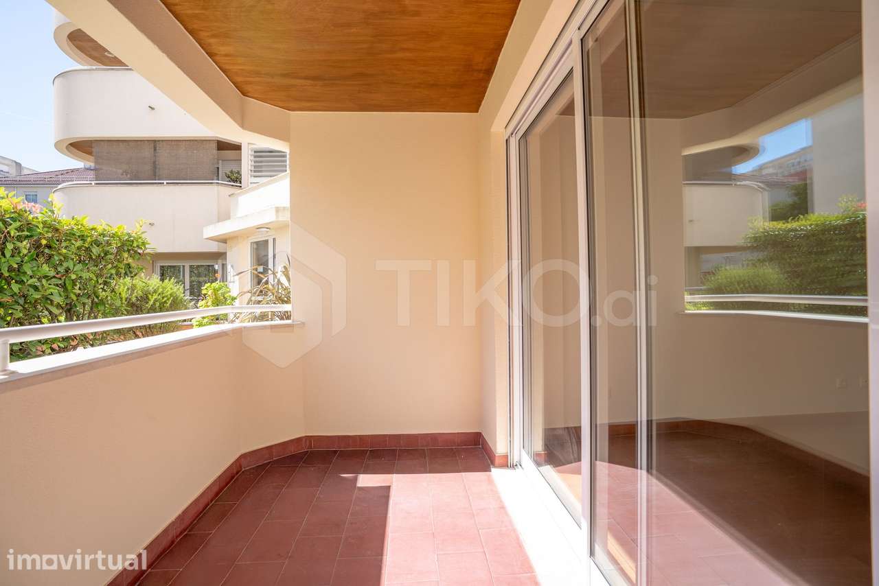 T2 MOBILADO 100 m² PARA ARRENDAR COM VARANDA, GARAGEM E ARRECADAÇÃO NO - Grande imagem: 4/48