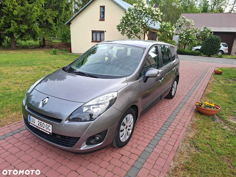 Renault Grand Scenic - 1