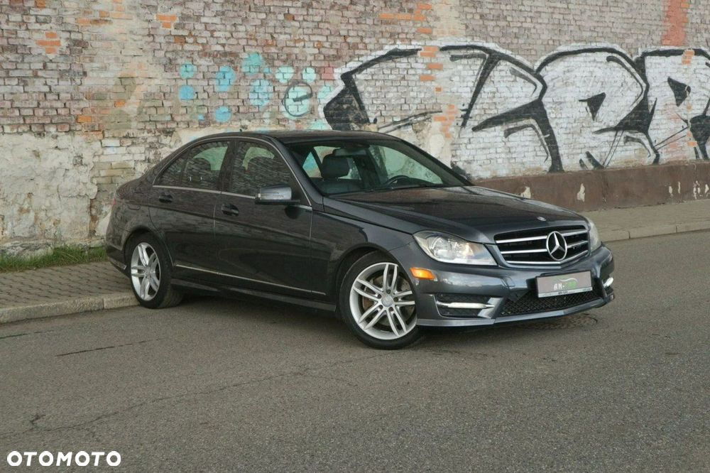 Mercedes-Benz Klasa C 350 BlueEff 4-Matic Avantgarde - 31
