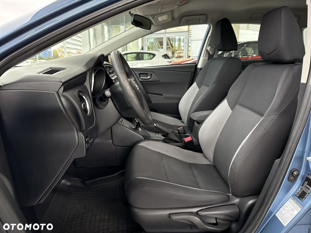 Toyota Auris - 15