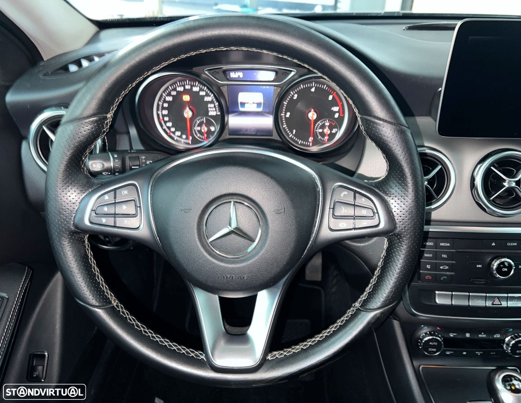 Mercedes-Benz GLA 180 d Urban - 7