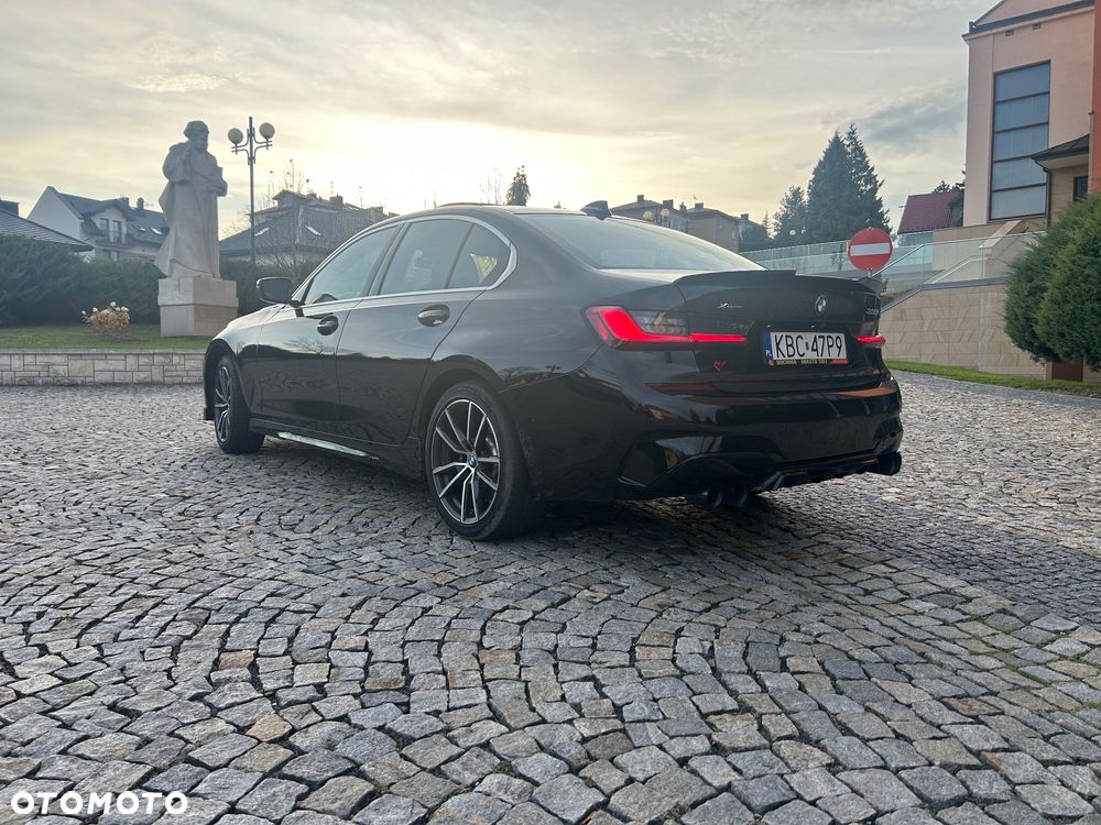BMW Seria 3 330i xDrive M Sport - 9