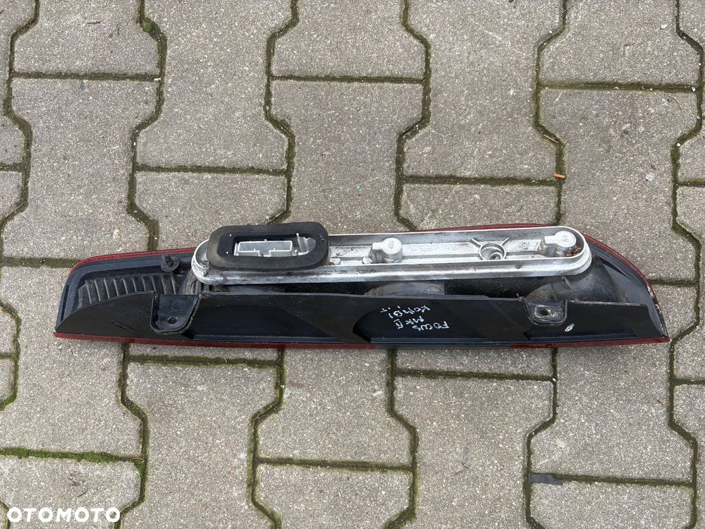 Lampa lewy i prawy tył Ford Focus MK2 kombi - 6
