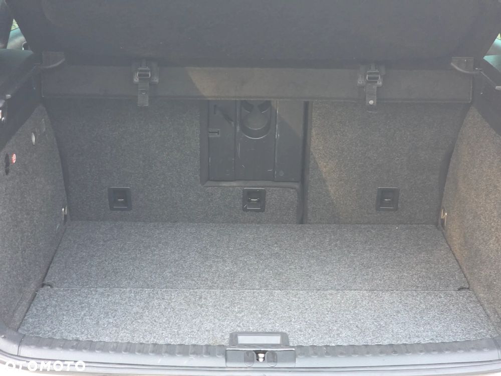 Volkswagen Tiguan 2.0 TDI DPF BlueMotion Technology Lounge Sport & Style - 28