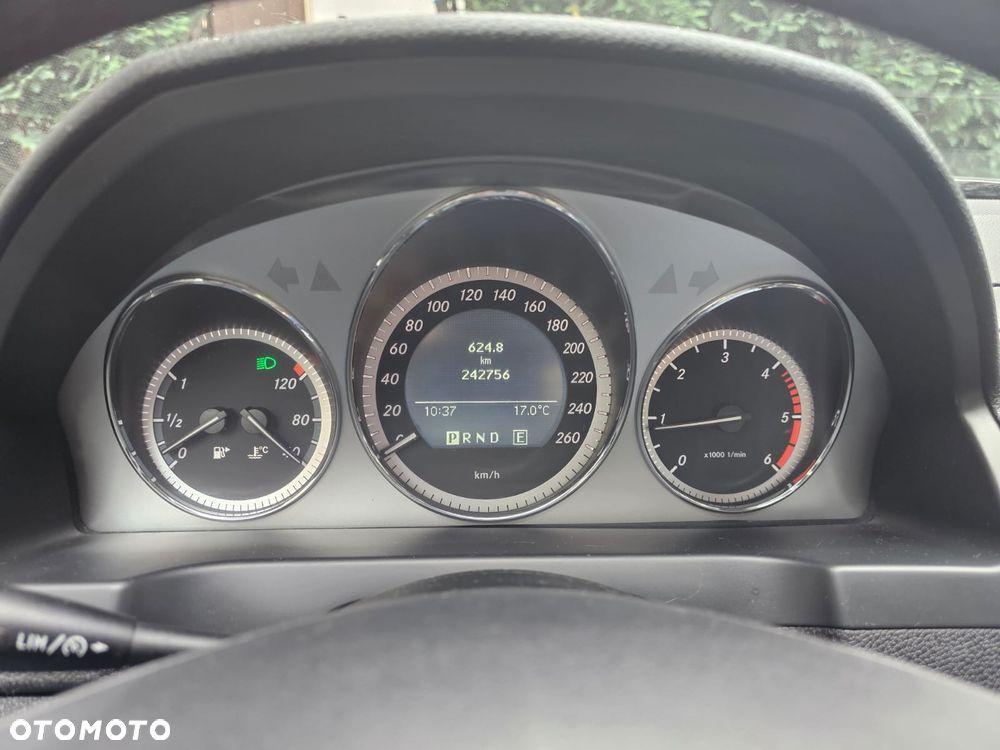 Mercedes-Benz Klasa C 220 CDI BlueEff 4-Matic Elegance - 11