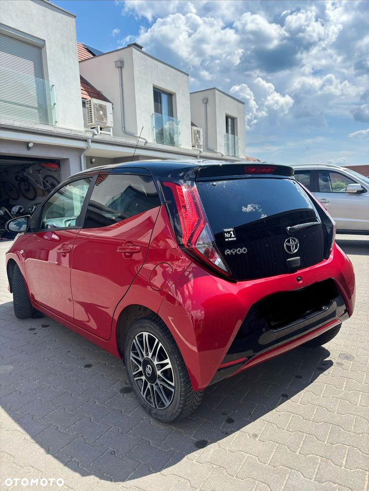 Toyota Aygo x.shift x-play connect - 4