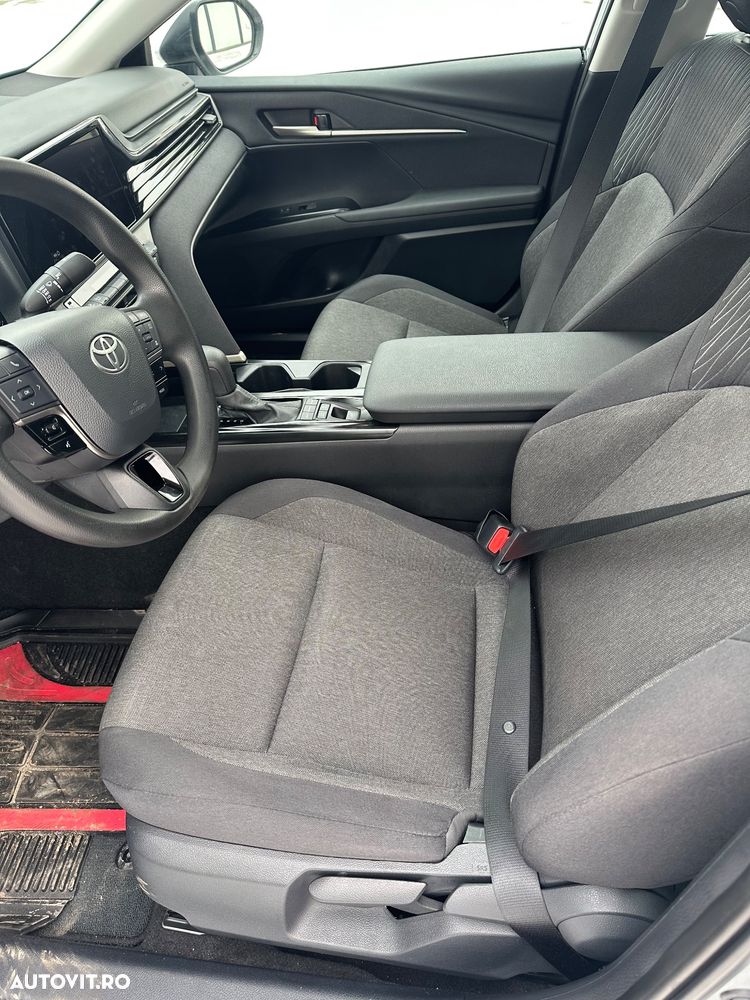 Toyota Camry Luxury - 5