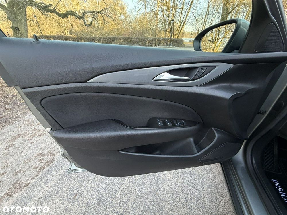 Opel Insignia - 19