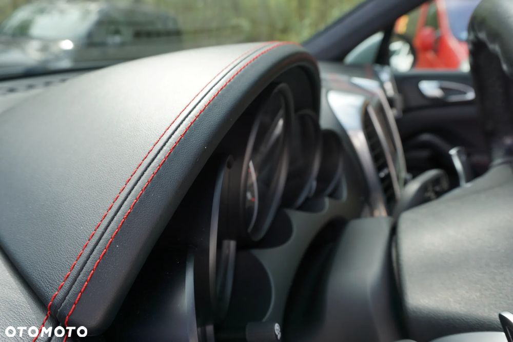 Porsche Cayenne GTS - 25