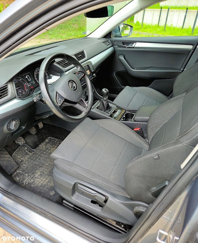 Skoda Superb 2.0 TDI Active - 11