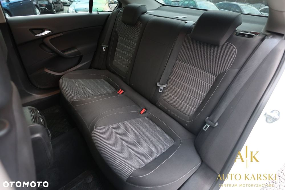 Opel Insignia - 35