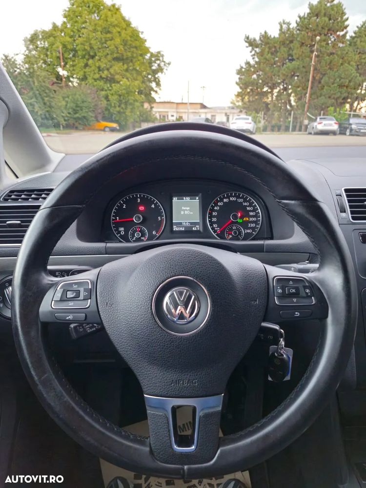 Volkswagen Touran 2.0 TDI DPF DSG Highline - 13