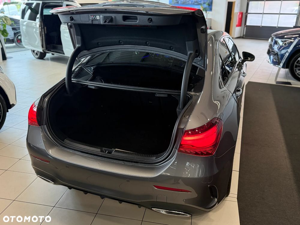 Mercedes-Benz Klasa A 200 AMG Line 7G-DCT - 12