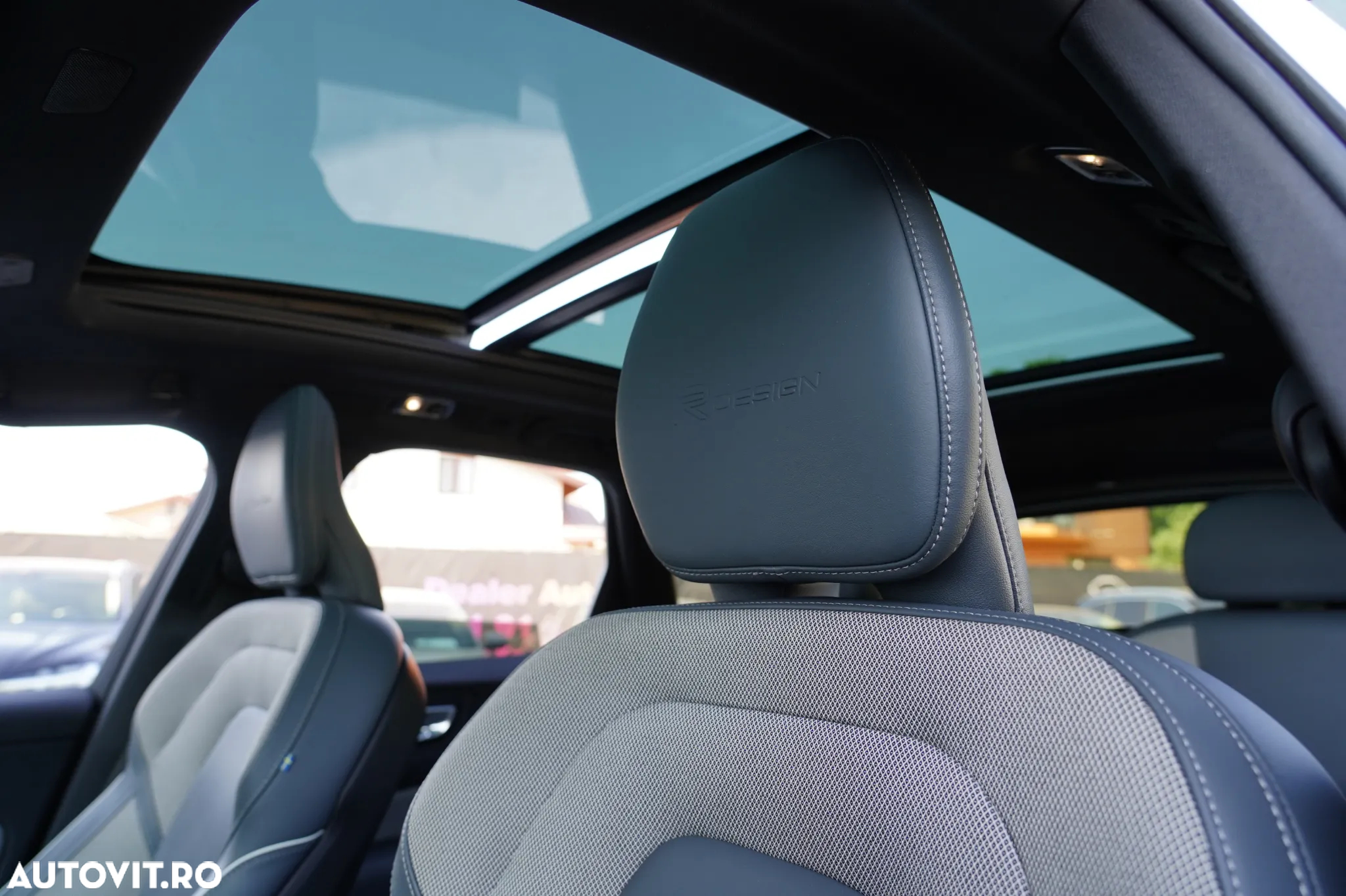 Volvo XC 60 T8 AWD Recharge Geartronic RDesign - 4