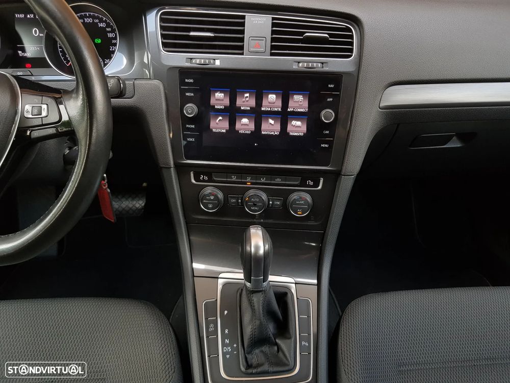 VW Golf Variant 1.6 TDi Confortline DSG - 16