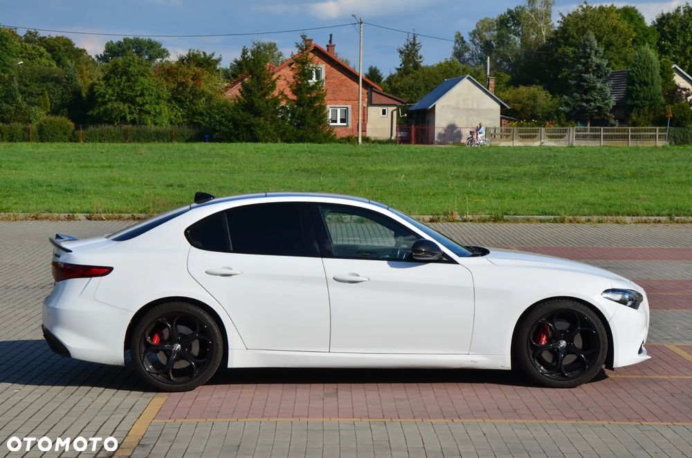 Alfa Romeo Giulia 2.0 Turbo 16V AT8 Veloce Ti - 4