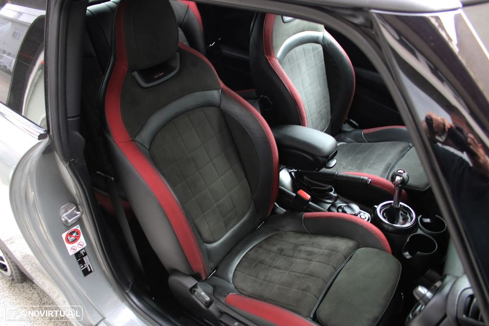 MINI 3 Portas John Cooper Works - 26