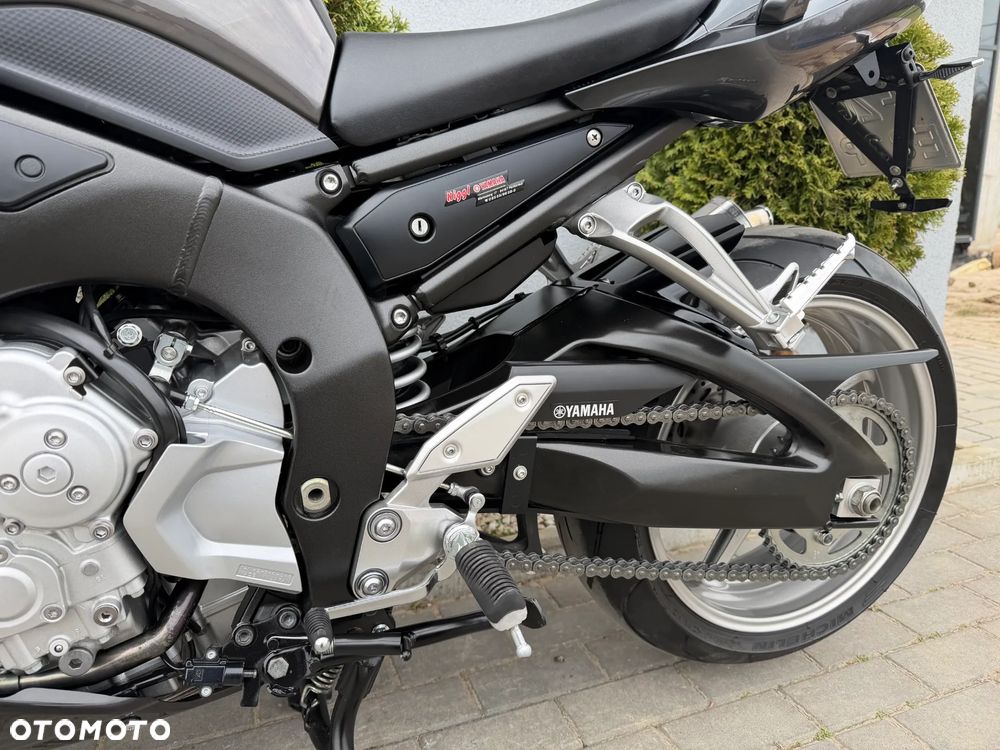 Yamaha FZ - 33