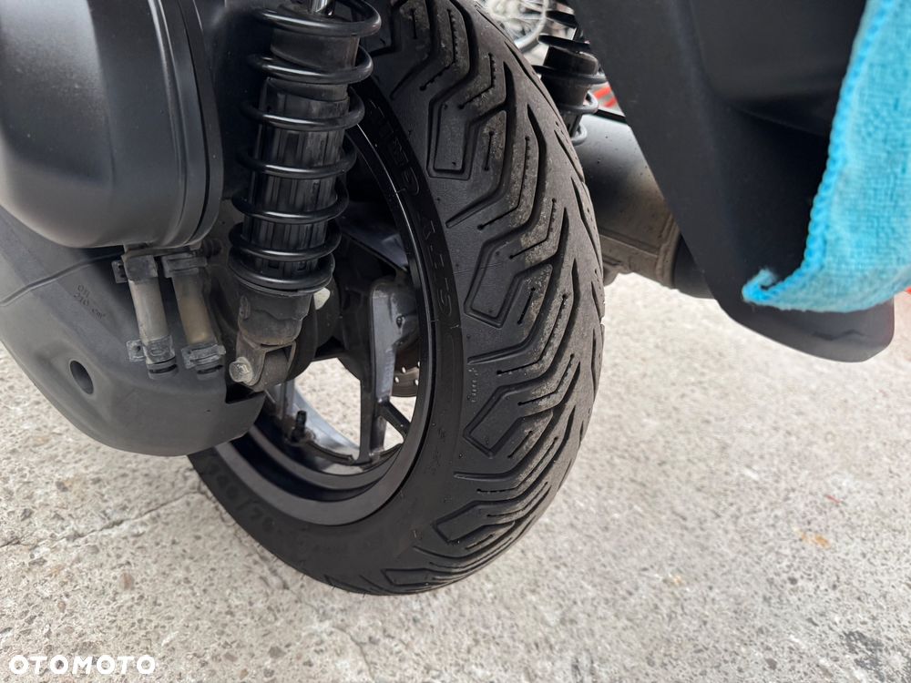 Yamaha X-max - 10
