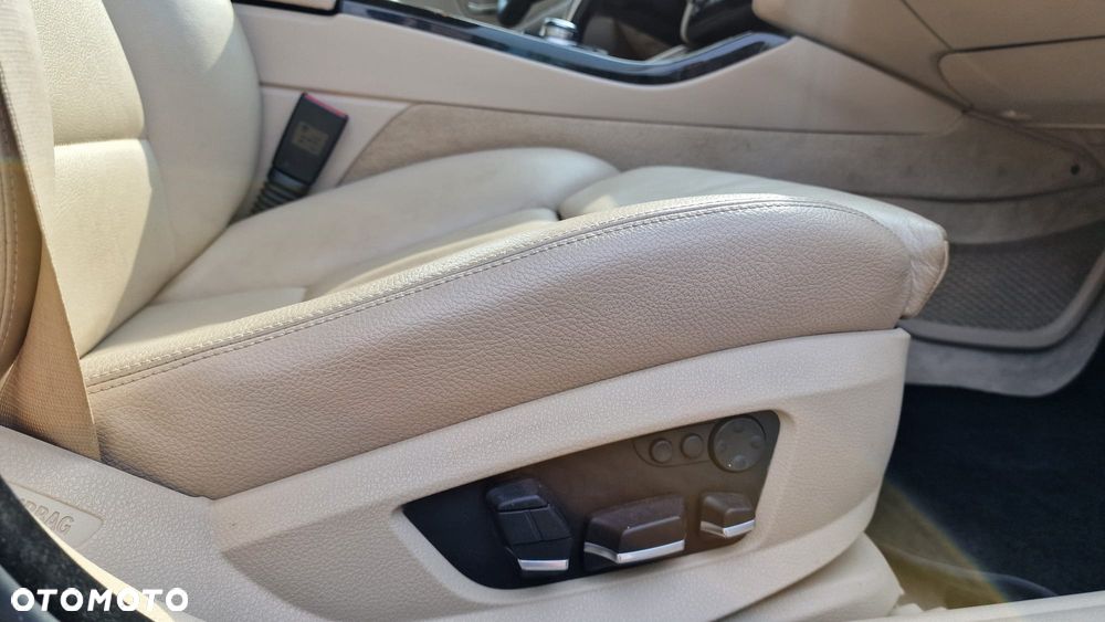 BMW Seria 5 528i xDrive - 9