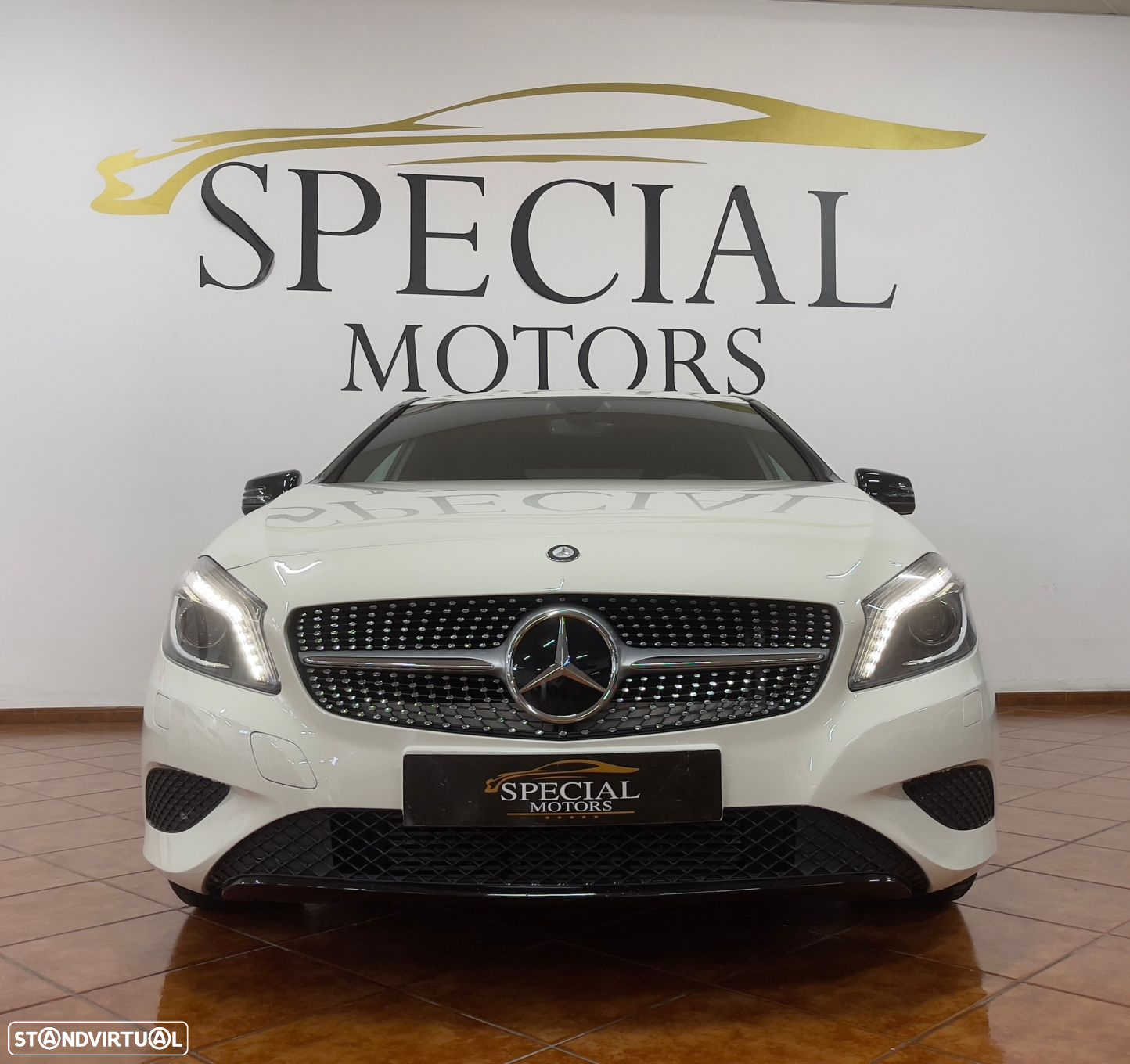 Mercedes-Benz A 180 CDI (BlueEFFICIENCY) Urban - 2
