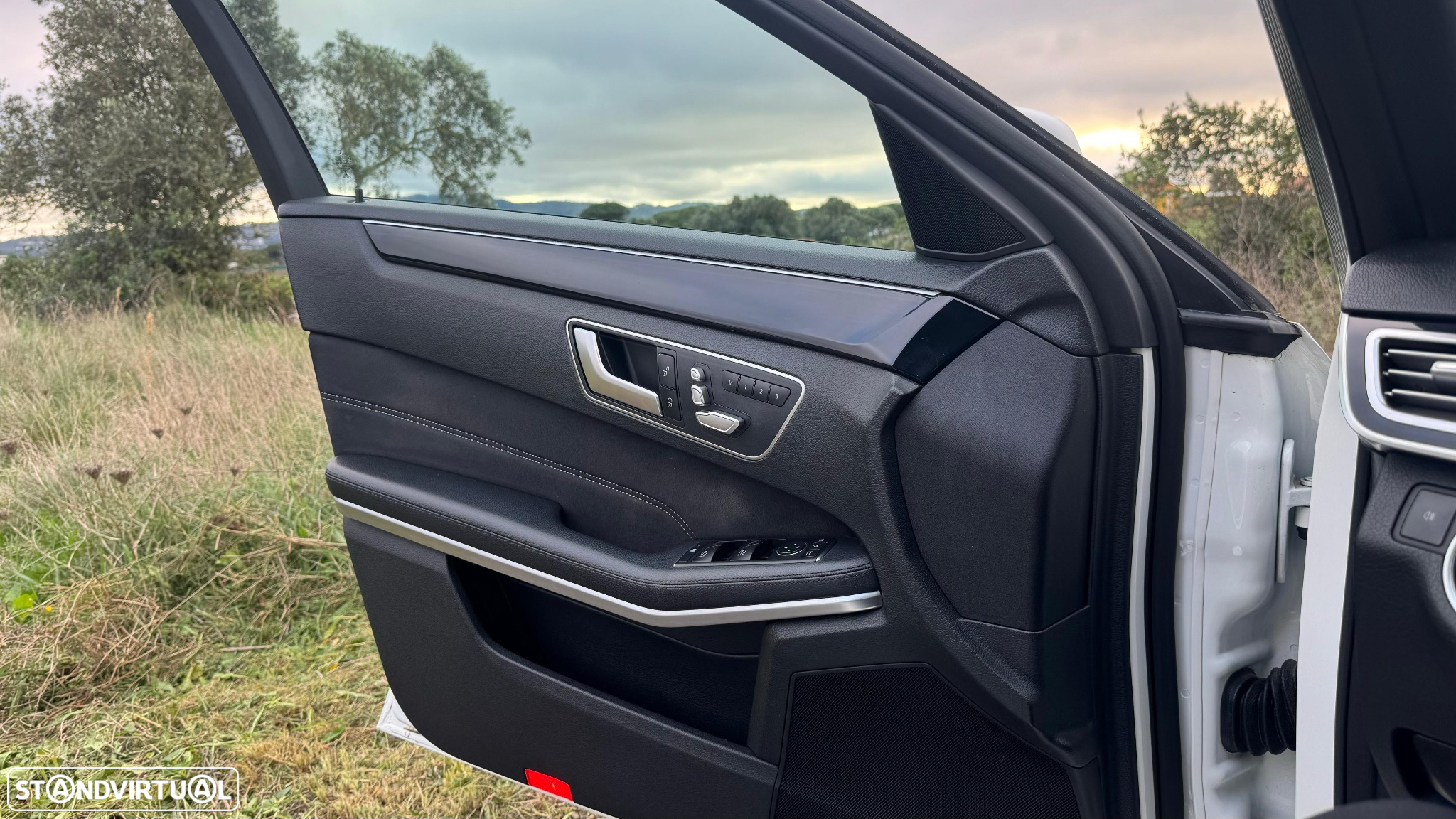 Mercedes-Benz E 300 Bluetec Hybrid Avantgarde - 26