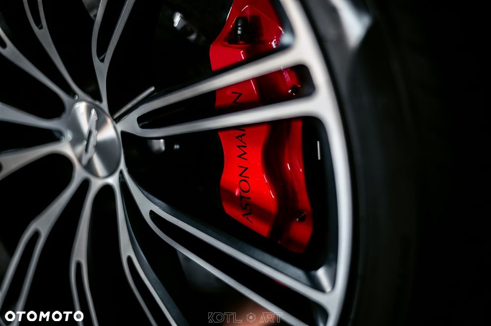 Aston Martin DB9 - 28