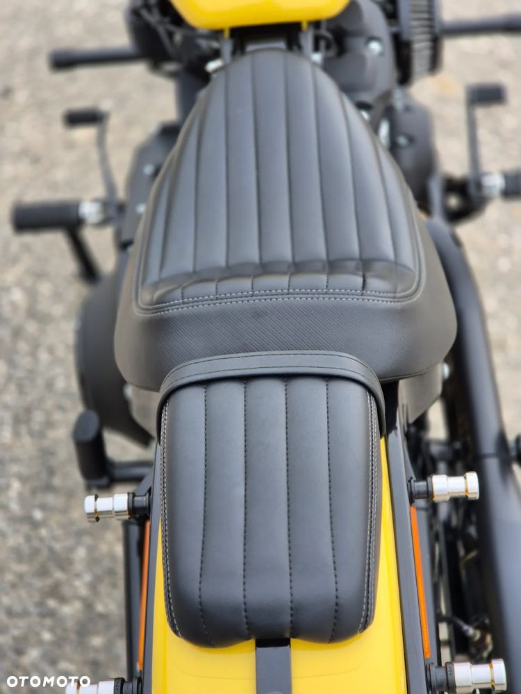 Harley-Davidson Softail Street Bob - 19