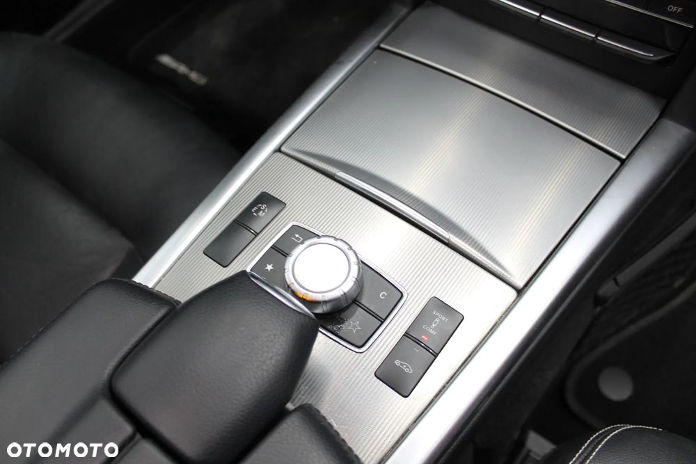Mercedes-Benz Klasa E 300 BlueTEC 7G-TRONIC - 18