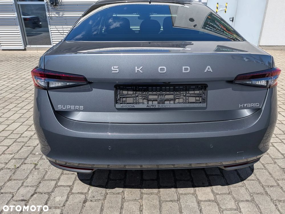 Skoda Superb 1.5 TSI mHEV Selection DSG - 10
