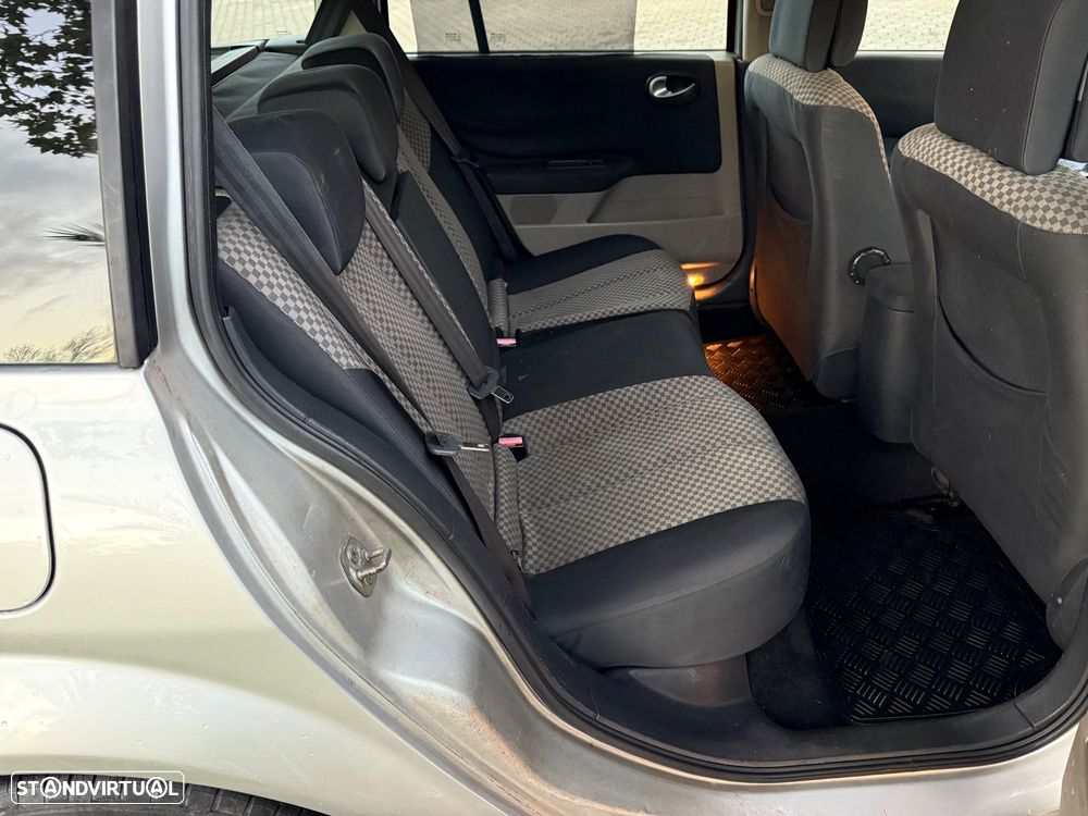 Renault Mégane Break 1.5 dCi C Dynamique - 14