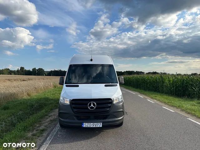 Mercedes-Benz Sprinter - 1