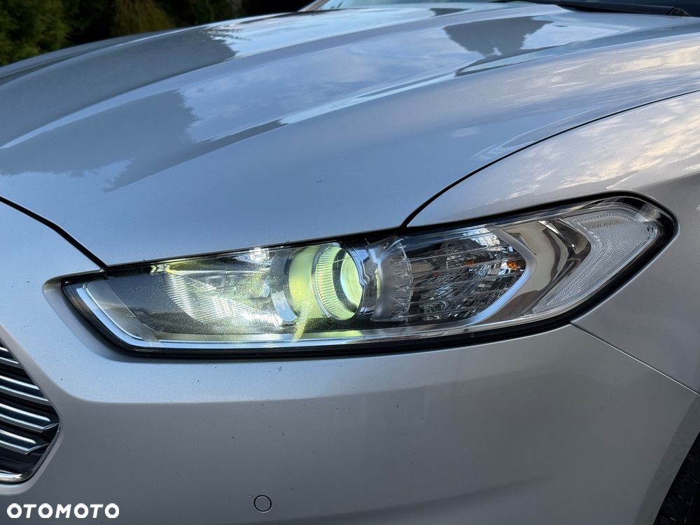 Ford Mondeo - 38