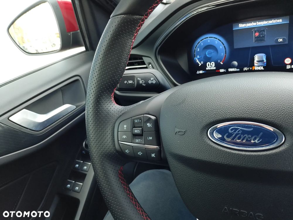 Ford Focus 1.0 EcoBoost mHEV ST-Line X - 23