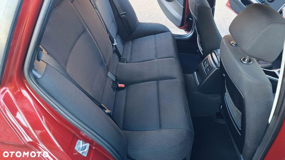 BMW Seria 3 318i - 17