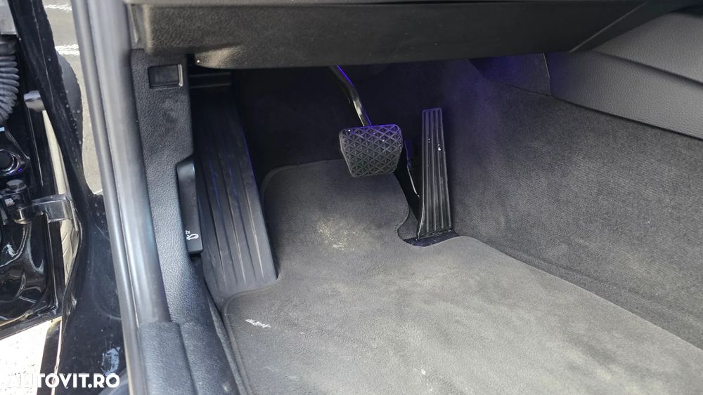 BMW Seria 3 320i AT - 11