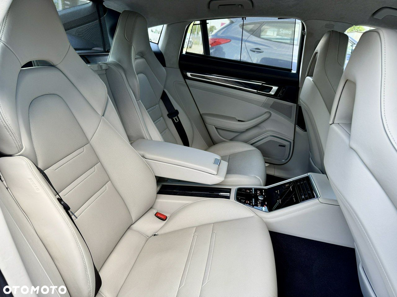 Porsche Panamera - 12