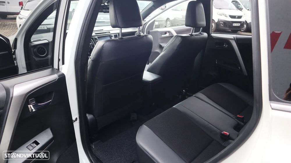 Toyota RAV4 2.0 D-4D 4x2 S&S Executive - 20