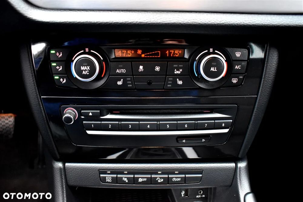 BMW X1 xDrive18d xLine - 32