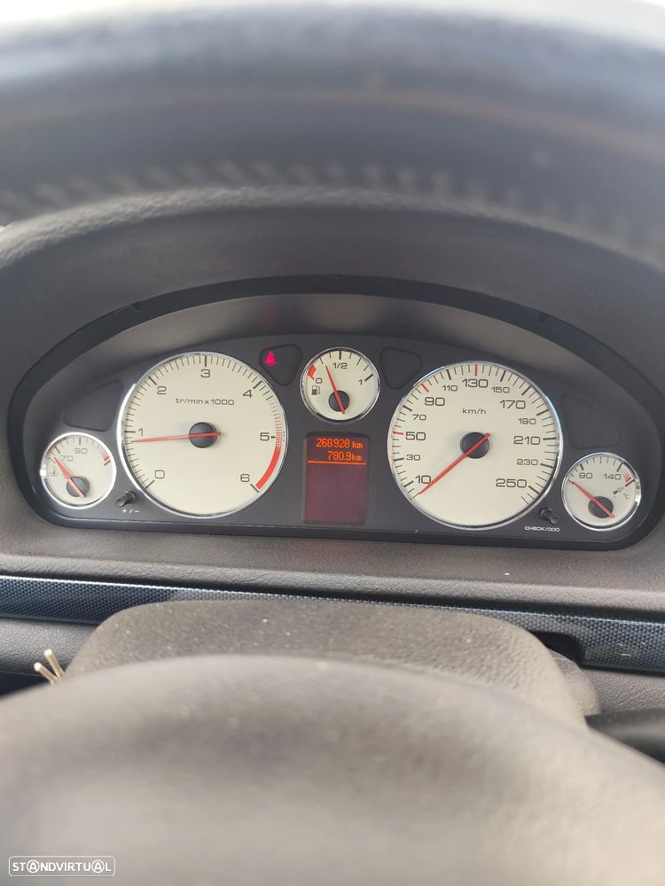 Peugeot 407 SW 2.0 HDi SE Navteq - 9