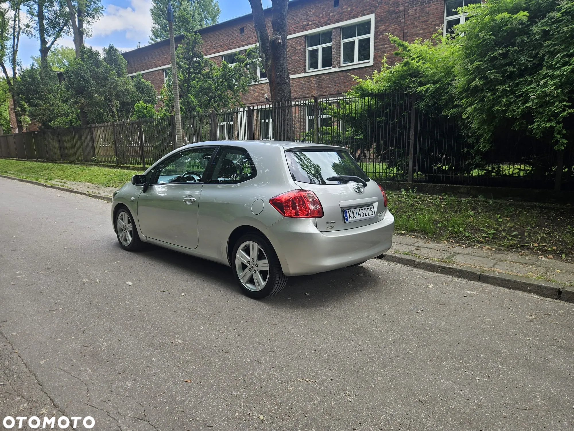 Toyota Auris 2.2 D-4D D-CAT - 8