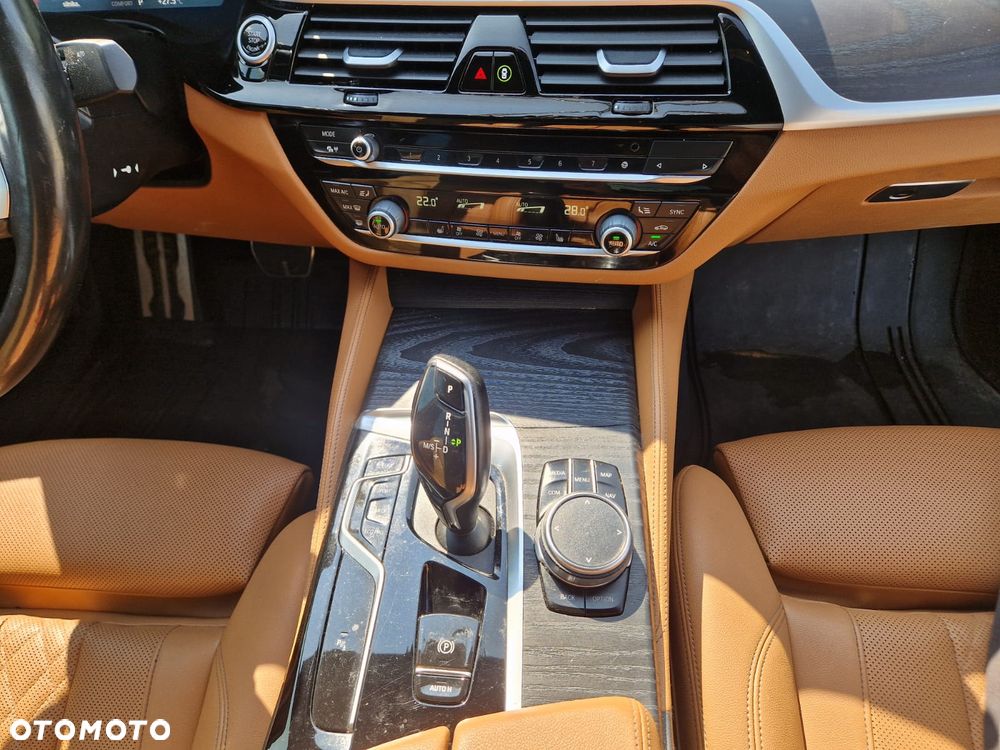 BMW Seria 5 520d xDrive mHEV M Sport sport - 22