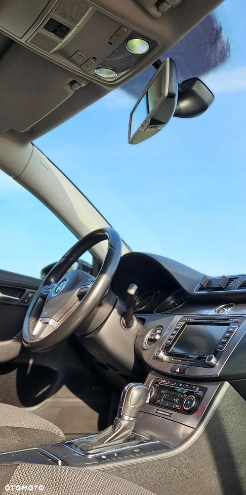 Volkswagen Passat Variant 2.0 TDI DPF DSG Highline - 17